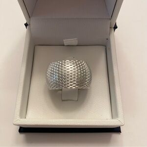 Elegant Silver Ladies Mesh Ring size 6